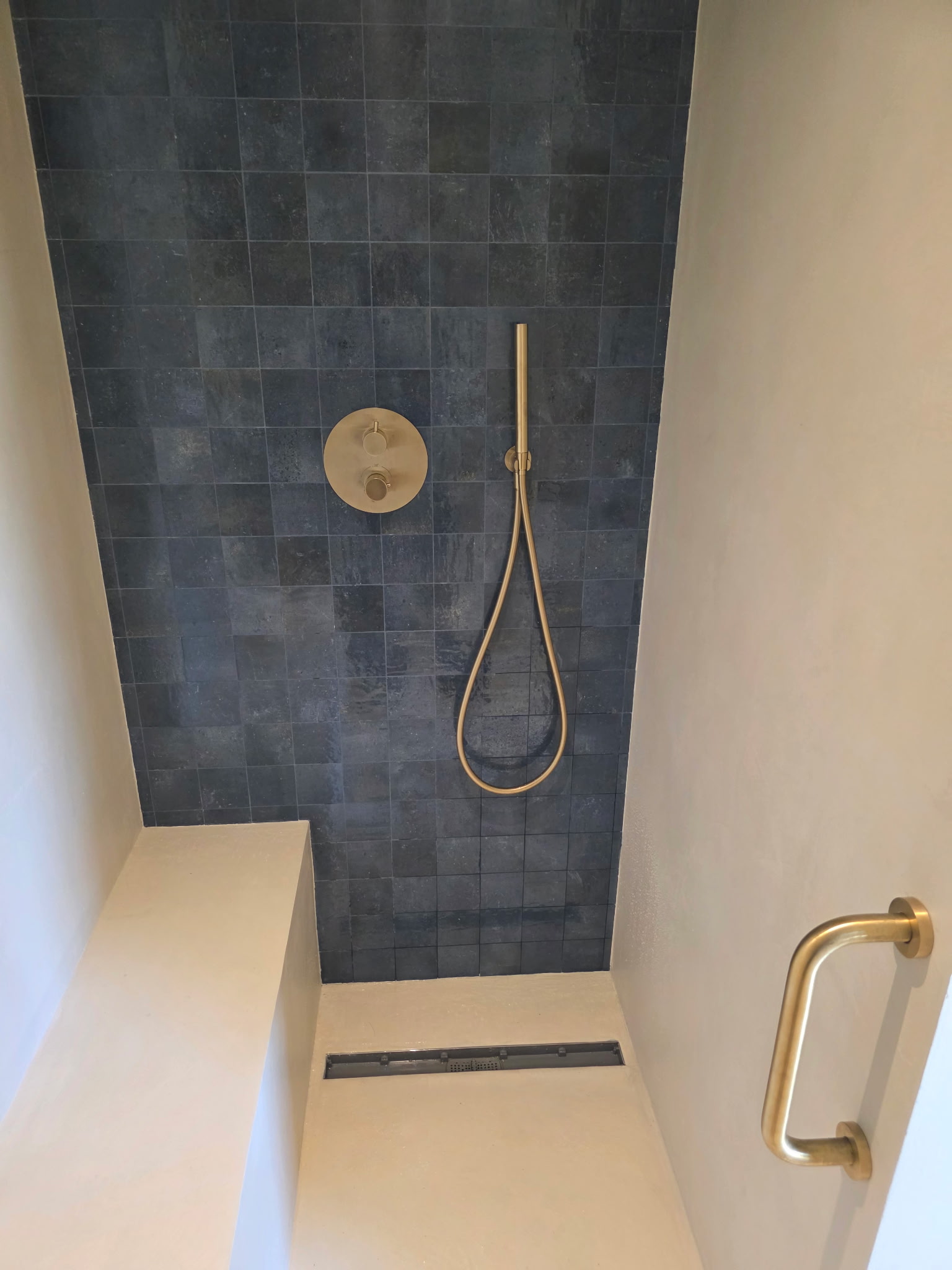 Douche zellige bleu et laiton EKF