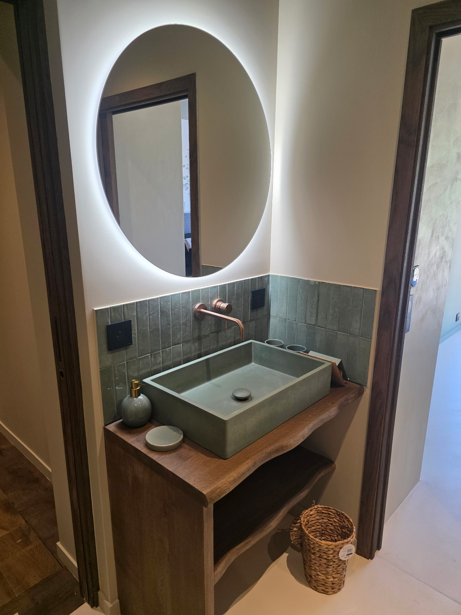 Salle de bain réalisée par EKF dans le Sud de la Corse